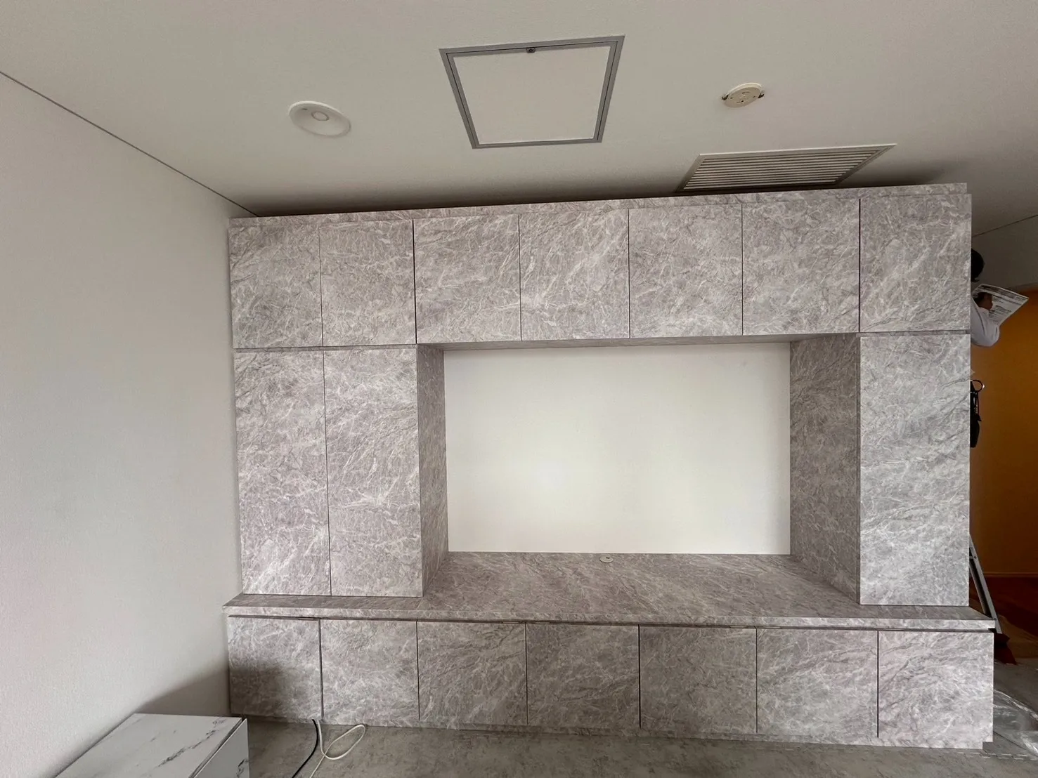 某社長様邸 テレビ台 造作設置工事